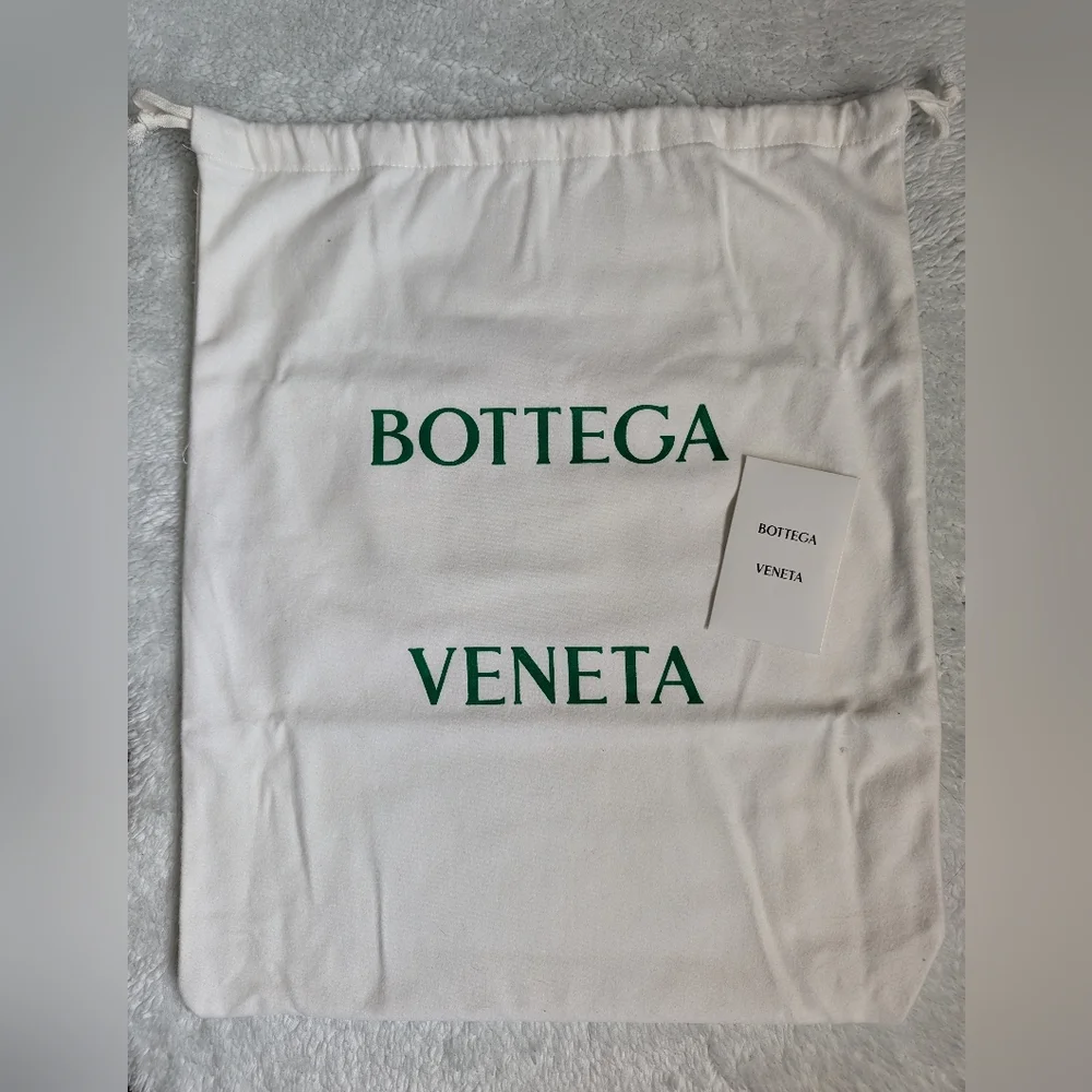 Authenic Bottega Veneta Chain Cassette Bag - Picture 10 of 12